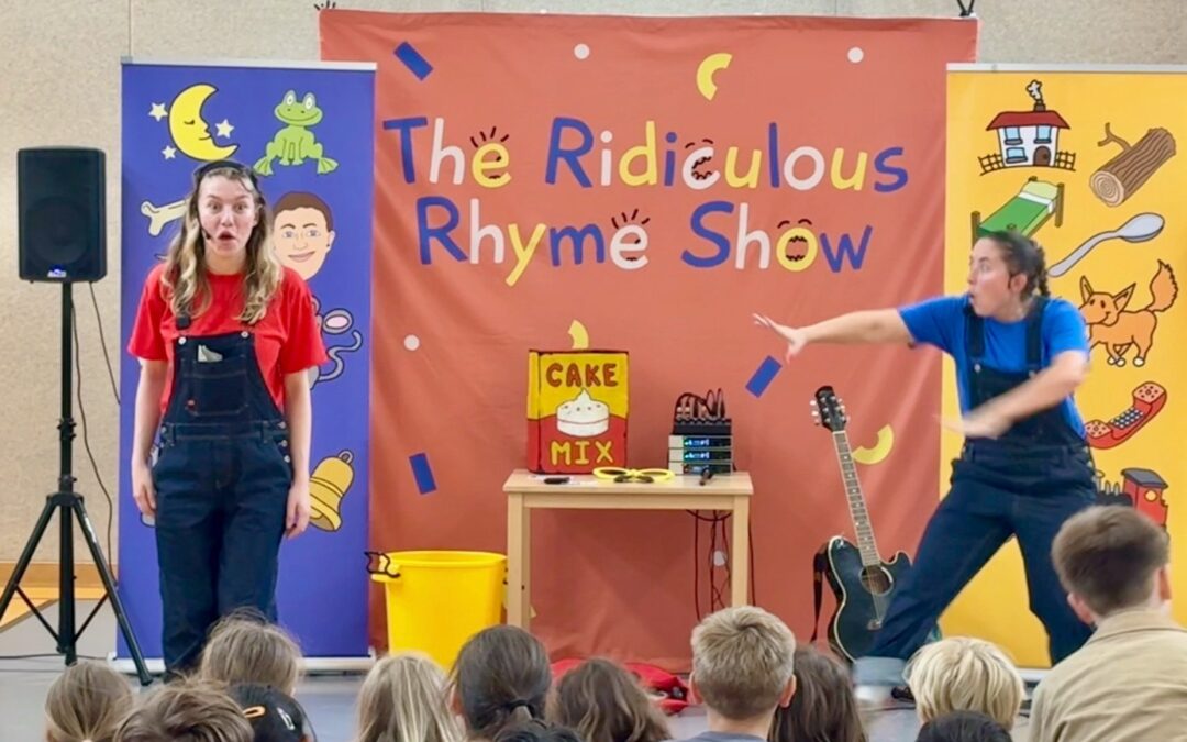 Die Ridiculous Rhyme Show begeistert die Ardeyschule