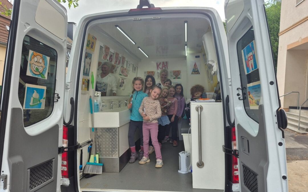 Das Zahnputzmobil zu Besuch