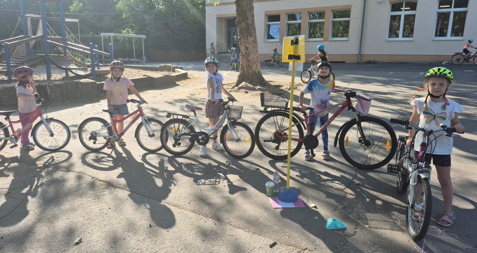 Radfahrparcours auf dem Schulhof
